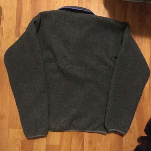 Vintage Patagonia Snap-T Fleece - M - Grey with Purple Trim - Picture 2 of 6